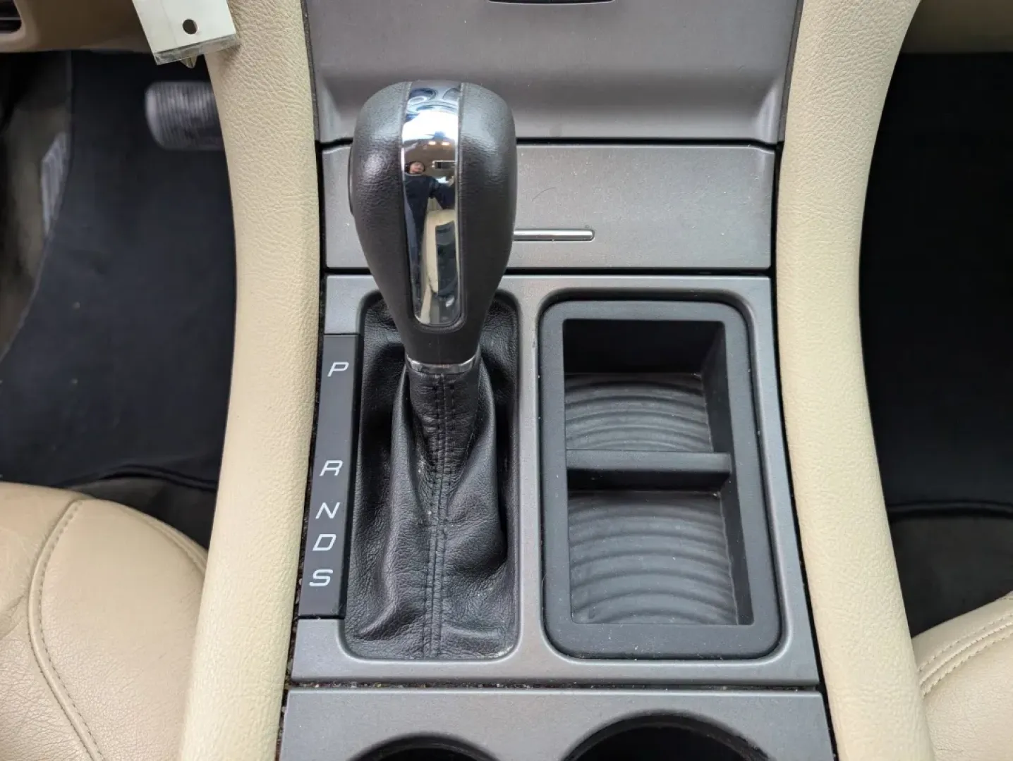 2015 Ford Taurus SE (1FAHP2D81FG) with an Other engine, located at 1430 Gateway Drive, Opelika, AL, 36801, (334) 239-0944, 32.637871, -85.409790 - Explore the open road with confidence in this 2015 Ford Taurus SE, an ideal vehicle for budget-conscious buyers in search of a reliable sedan. Whether you're navigating the hustle and bustle of Phenix City or embarking on weekend adventures, this Taurus offers the perfect blend of comfort, safety, a - Photo#12