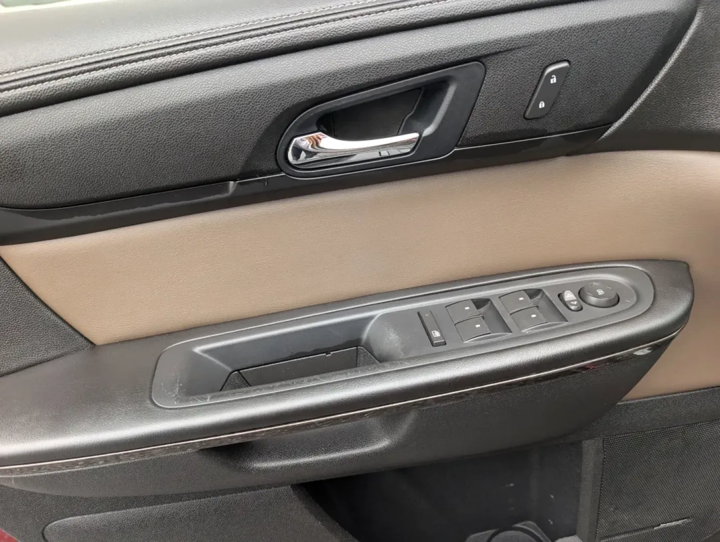 2016 /Dark Cashmere GMC Acadia SLT (1GKKRRKD9GJ) with an Other engine, located at 3959 U.S. 80 W, Phenix City, AL, 36870, (334) 297-4885, 32.469296, -85.135185 - **Discover the Ideal Family SUV: 2016 GMC Acadia SLT at Gils Auto in Opelika, AL!**<br /> <br /> Are you seeking the perfect vehicle for family adventures, weekend getaways, or daily commutes? Look no further! The 2016 GMC Acadia SLT is designed with your lifestyle in mind. With its spacious interio - Photo#8