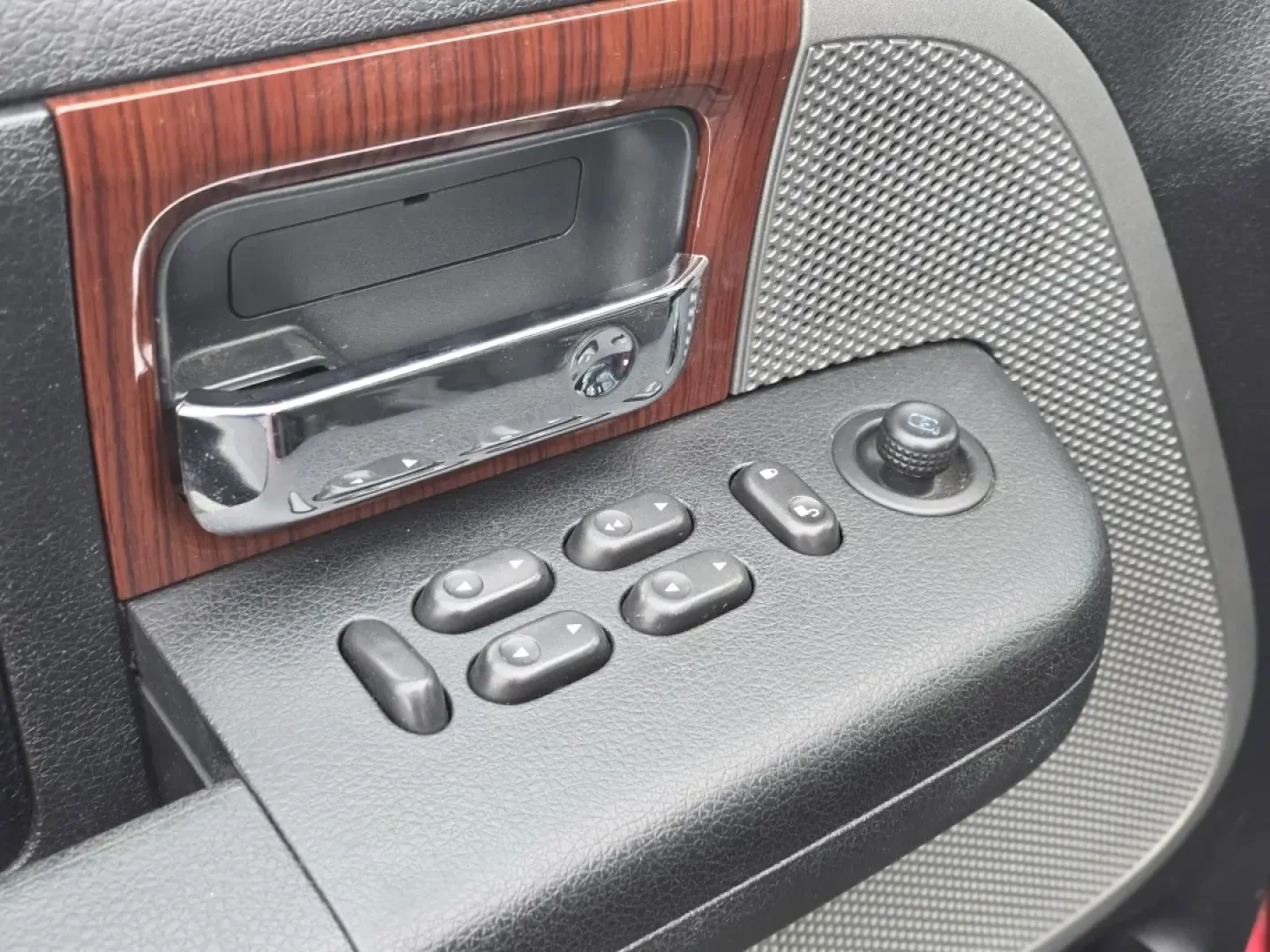 2008 Red Ford F-150 Lariat (1FTPX12V68F) with an Other engine, located at 521 Old Farm Lane Rd, Prattville, AL, 36066, (334) 325-1505, 32.482460, -86.416367 - Are you searching for a rugged and reliable vehicle that seamlessly fits into your busy lifestyle? Look no further! The 2008 Ford F-150 Lariat extended cab pickup is the perfect blend of power, comfort, and versatility, making it ideal for families, weekend adventurers, and daily commuters alike. Wi - Photo#9