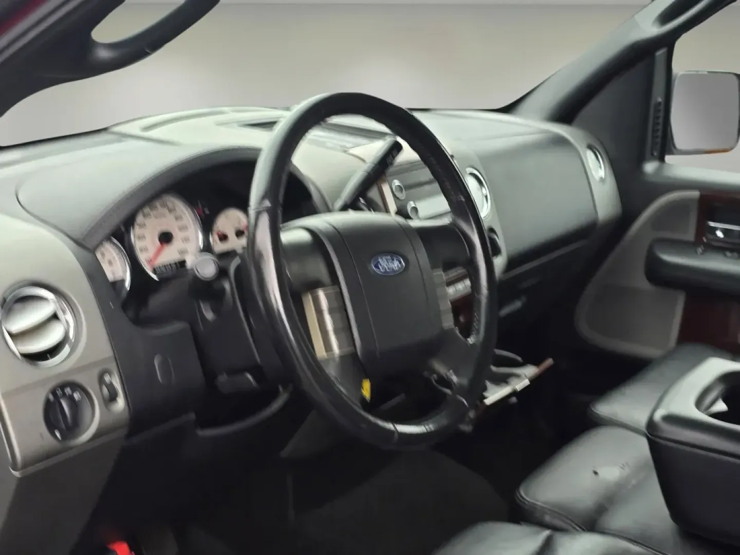 2008 Red Ford F-150 Lariat (1FTPX12V68F) with an Other engine, located at 804 22nd Ave, Phenix City, AL, 36870, (334) 297-1860, 32.484749, -85.024475 - Are you searching for a rugged and reliable vehicle that seamlessly fits into your busy lifestyle? Look no further! The 2008 Ford F-150 Lariat extended cab pickup is the perfect blend of power, comfort, and versatility, making it ideal for families, weekend adventurers, and daily commuters alike. Wi - Photo#10