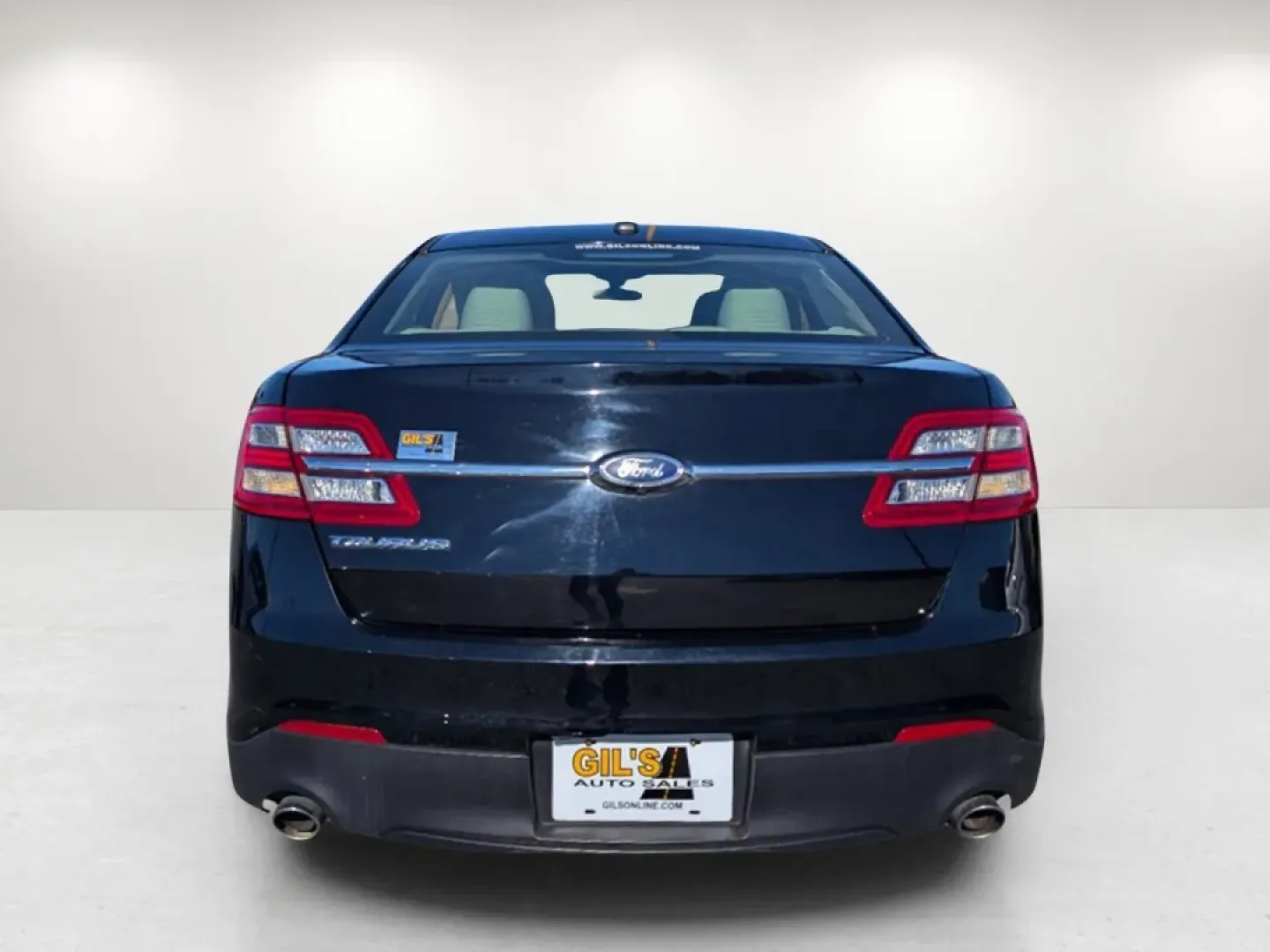 2017 Ford Taurus SE (1FAHP2D81HG) with an Other engine, located at 3959 U.S. 80 W, Phenix City, AL, 36870, (334) 297-4885, 32.469296, -85.135185 - **Elevate Your Driving Experience with a 2017 Ford Taurus SE from Gils Auto - Columbus #2!**<br /> <br /> If you're seeking a reliable sedan that perfectly fits your lifestyle, look no further than the 2017 Ford Taurus SE available at Gils Auto - Columbus #2. Whether you're navigating the bustling s - Photo#5