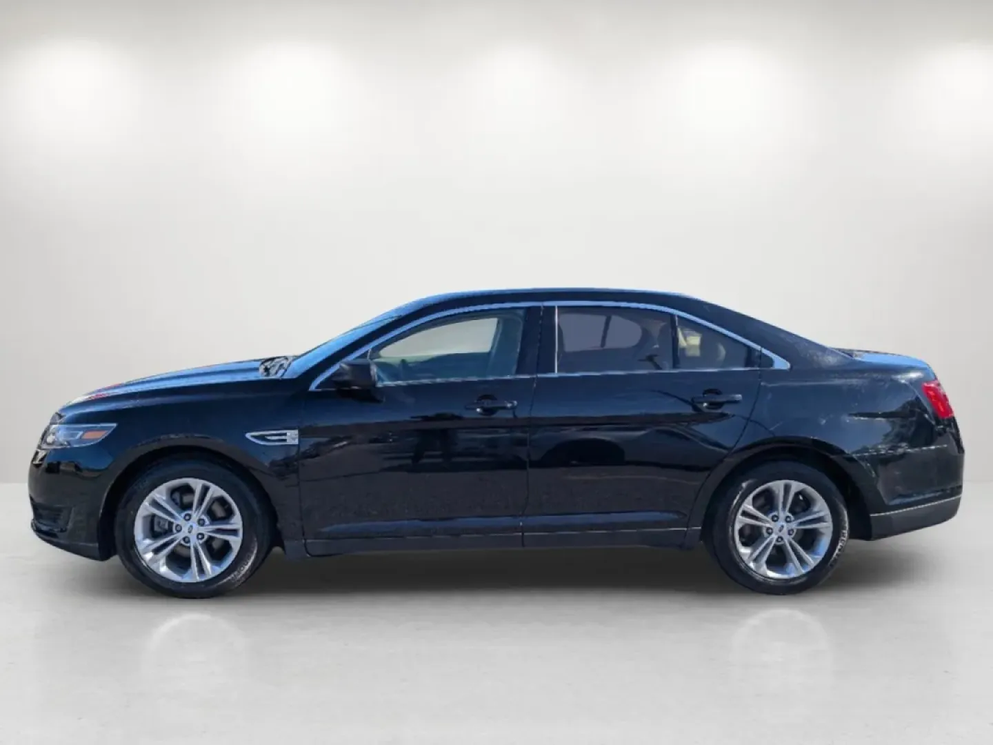 2017 Ford Taurus SE (1FAHP2D81HG) with an Other engine, located at 3959 U.S. 80 W, Phenix City, AL, 36870, (334) 297-4885, 32.469296, -85.135185 - **Elevate Your Driving Experience with a 2017 Ford Taurus SE from Gils Auto - Columbus #2!**<br /> <br /> If you're seeking a reliable sedan that perfectly fits your lifestyle, look no further than the 2017 Ford Taurus SE available at Gils Auto - Columbus #2. Whether you're navigating the bustling s - Photo#7