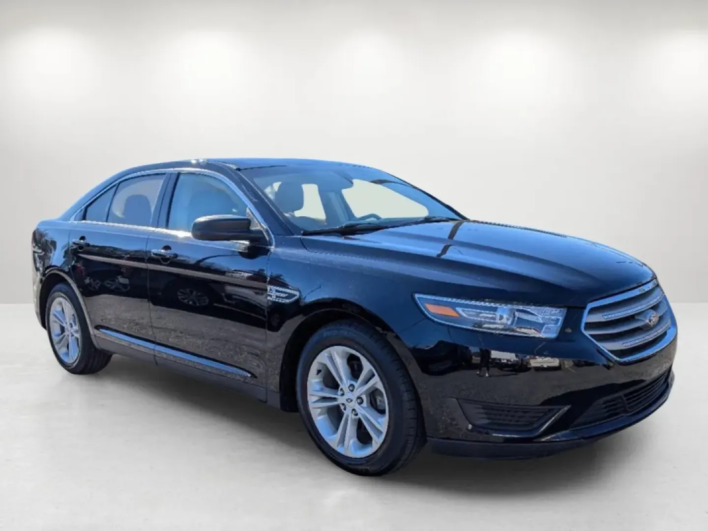 2017 Ford Taurus SE (1FAHP2D81HG) with an Other engine, located at 5115 14th Ave., Columbus, GA, 31904, (706) 323-0345, 32.511494, -84.971046 - **Elevate Your Driving Experience with a 2017 Ford Taurus SE from Gils Auto - Columbus #2!**<br /> <br /> If you're seeking a reliable sedan that perfectly fits your lifestyle, look no further than the 2017 Ford Taurus SE available at Gils Auto - Columbus #2. Whether you're navigating the bustling s - Photo#2
