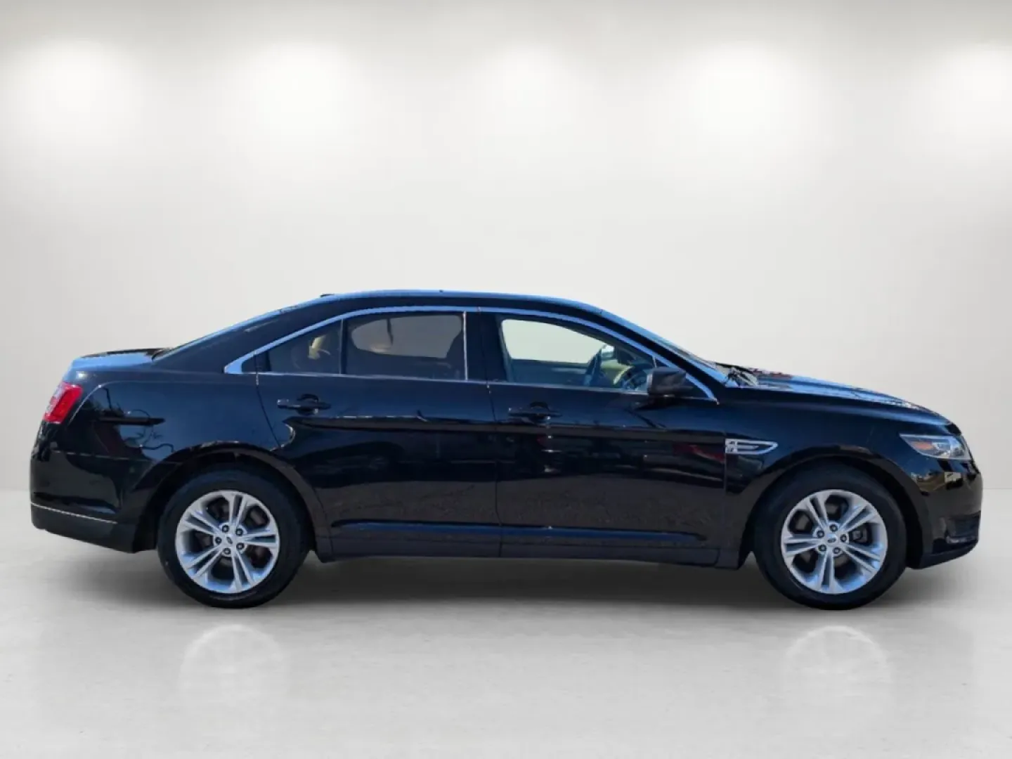 2017 Ford Taurus SE (1FAHP2D81HG) with an Other engine, located at 5115 14th Ave., Columbus, GA, 31904, (706) 323-0345, 32.511494, -84.971046 - **Elevate Your Driving Experience with a 2017 Ford Taurus SE from Gils Auto - Columbus #2!**<br /> <br /> If you're seeking a reliable sedan that perfectly fits your lifestyle, look no further than the 2017 Ford Taurus SE available at Gils Auto - Columbus #2. Whether you're navigating the bustling s - Photo#3