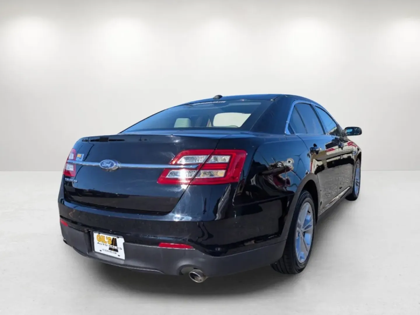 2017 Ford Taurus SE (1FAHP2D81HG) with an Other engine, located at 5115 14th Ave., Columbus, GA, 31904, (706) 323-0345, 32.511494, -84.971046 - **Elevate Your Driving Experience with a 2017 Ford Taurus SE from Gils Auto - Columbus #2!**<br /> <br /> If you're seeking a reliable sedan that perfectly fits your lifestyle, look no further than the 2017 Ford Taurus SE available at Gils Auto - Columbus #2. Whether you're navigating the bustling s - Photo#4