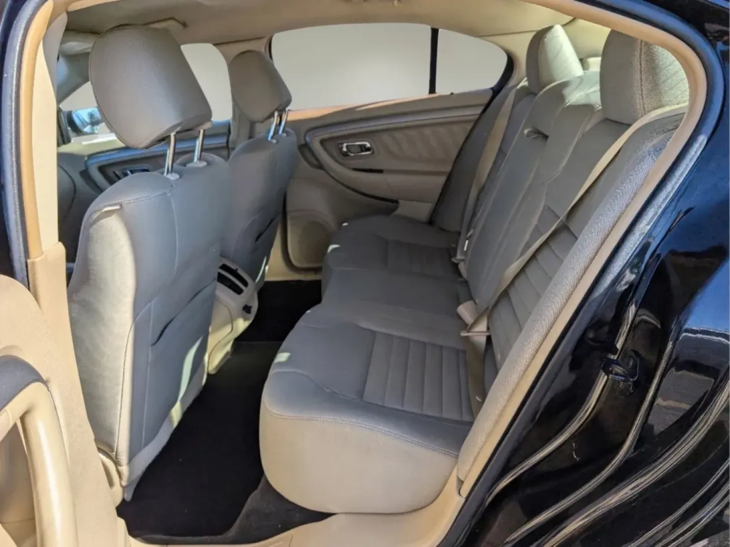 2017 Ford Taurus SE (1FAHP2D81HG) with an Other engine, located at 5115 14th Ave., Columbus, GA, 31904, (706) 323-0345, 32.511494, -84.971046 - **Elevate Your Driving Experience with a 2017 Ford Taurus SE from Gils Auto - Columbus #2!**<br /> <br /> If you're seeking a reliable sedan that perfectly fits your lifestyle, look no further than the 2017 Ford Taurus SE available at Gils Auto - Columbus #2. Whether you're navigating the bustling s - Photo#9