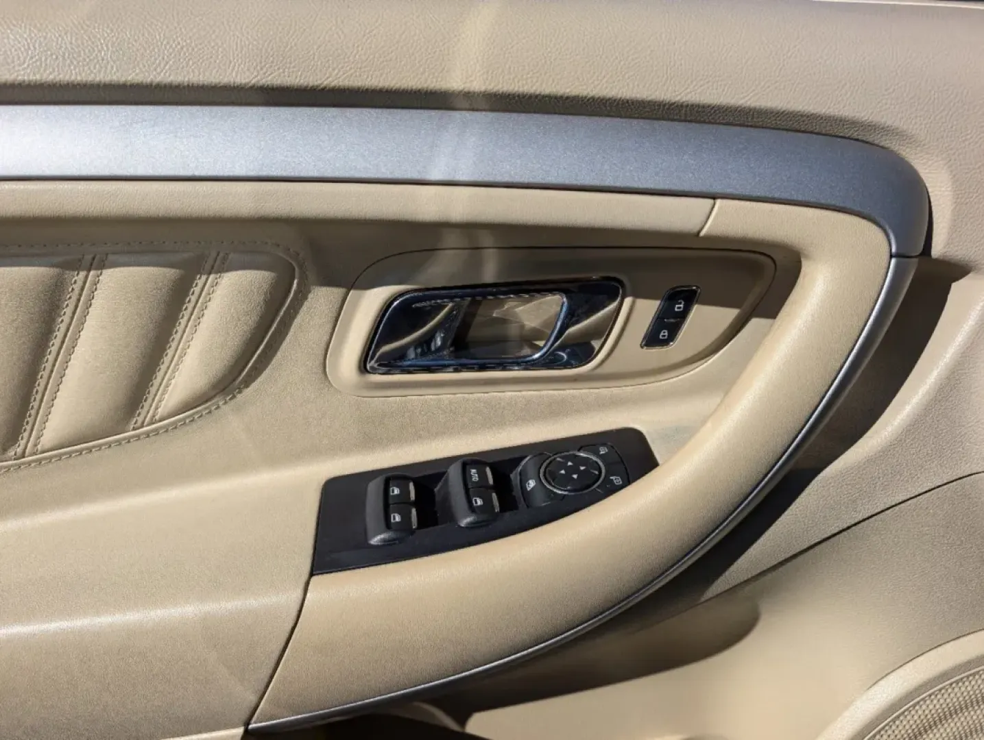 2017 Ford Taurus SE (1FAHP2D81HG) with an Other engine, located at 5115 14th Ave., Columbus, GA, 31904, (706) 323-0345, 32.511494, -84.971046 - **Elevate Your Driving Experience with a 2017 Ford Taurus SE from Gils Auto - Columbus #2!**<br /> <br /> If you're seeking a reliable sedan that perfectly fits your lifestyle, look no further than the 2017 Ford Taurus SE available at Gils Auto - Columbus #2. Whether you're navigating the bustling s - Photo#13