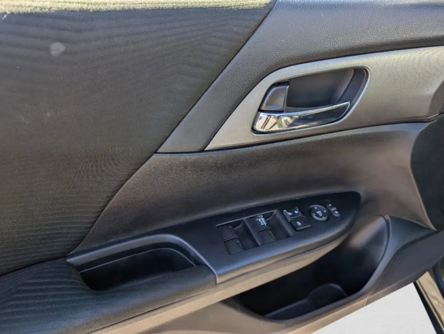 2014 Honda Accord Sedan LX (1HGCR2F30EA) with an Other engine, located at 3959 U.S. 80 W, Phenix City, AL, 36870, (334) 297-4885, 32.469296, -85.135185 - 2014 Honda Accord Sedan LX - Photo#8