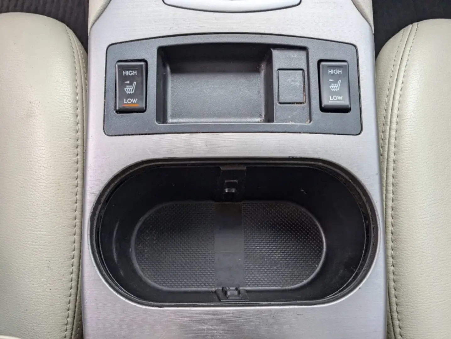 2014 /Warm Ivory Subaru Outback 2.5i Limited (4S4BRCLC0E3) with an Other engine, located at 521 Old Farm Lane Rd, Prattville, AL, 36066, (334) 325-1505, 32.482460, -86.416367 - Discover the perfect companion for your weekend adventures and family outings with this stunning 2014 Subaru Outback 2.5i Limited, now available at Gils Auto in Opelika, AL. Whether you're navigating the scenic routes of Lee County or heading out on a family road trip to nearby Chewacla State Park, - Photo#14