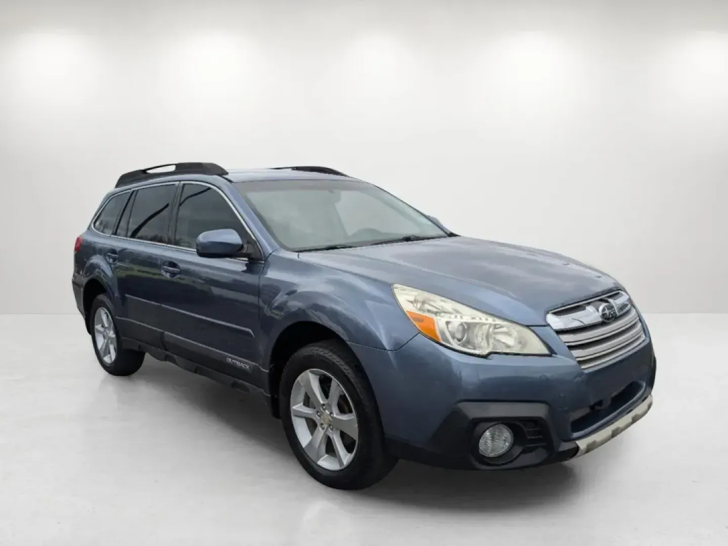 2014 /Warm Ivory Subaru Outback 2.5i Limited (4S4BRCLC0E3) with an Other engine, located at 1430 Gateway Drive, Opelika, AL, 36801, (334) 239-0944, 32.637871, -85.409790 - Discover the perfect companion for your weekend adventures and family outings with this stunning 2014 Subaru Outback 2.5i Limited, now available at Gils Auto in Opelika, AL. Whether you're navigating the scenic routes of Lee County or heading out on a family road trip to nearby Chewacla State Park, - Photo#2