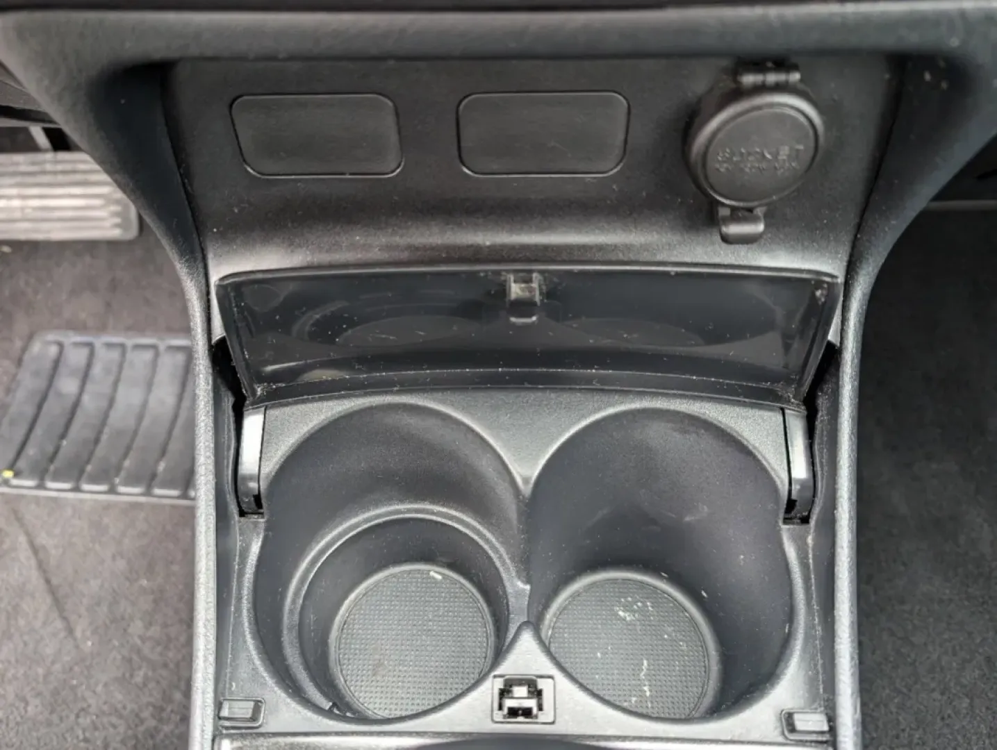 2005 Honda Civic Cpe LX (1HGEM22595L) with an Other engine, located at 3959 U.S. 80 W, Phenix City, AL, 36870, (334) 297-4885, 32.469296, -85.135185 - **Elevate Your Daily Commute with the 2005 Honda Civic Cpe LX!**<br /> <br /> Are you looking for a reliable vehicle that perfectly balances style, efficiency, and affordability? The 2005 Honda Civic Cpe LX is a fantastic choice for budget-conscious buyers and anyone in need of dependable transporta - Photo#13