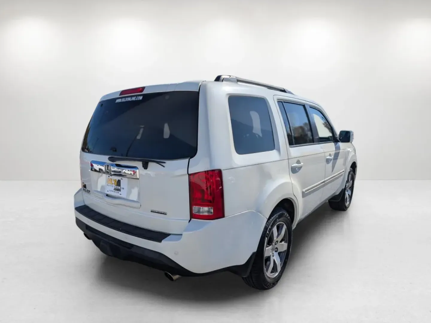 2013 Honda Pilot Touring (5FNYF3H95DB) with an Other engine, located at 804 22nd Ave, Phenix City, AL, 36870, (334) 297-1860, 32.484749, -85.024475 - **Discover the 2013 Honda Pilot Touring Your Ultimate Family Adventurer at Gils Auto in Phenix City!**<br /> <br /> Are you ready to elevate your family adventures or elevate your daily commute? The 2013 Honda Pilot Touring is the perfect SUV for those who value space, comfort, and reliability. Wit - Photo#4