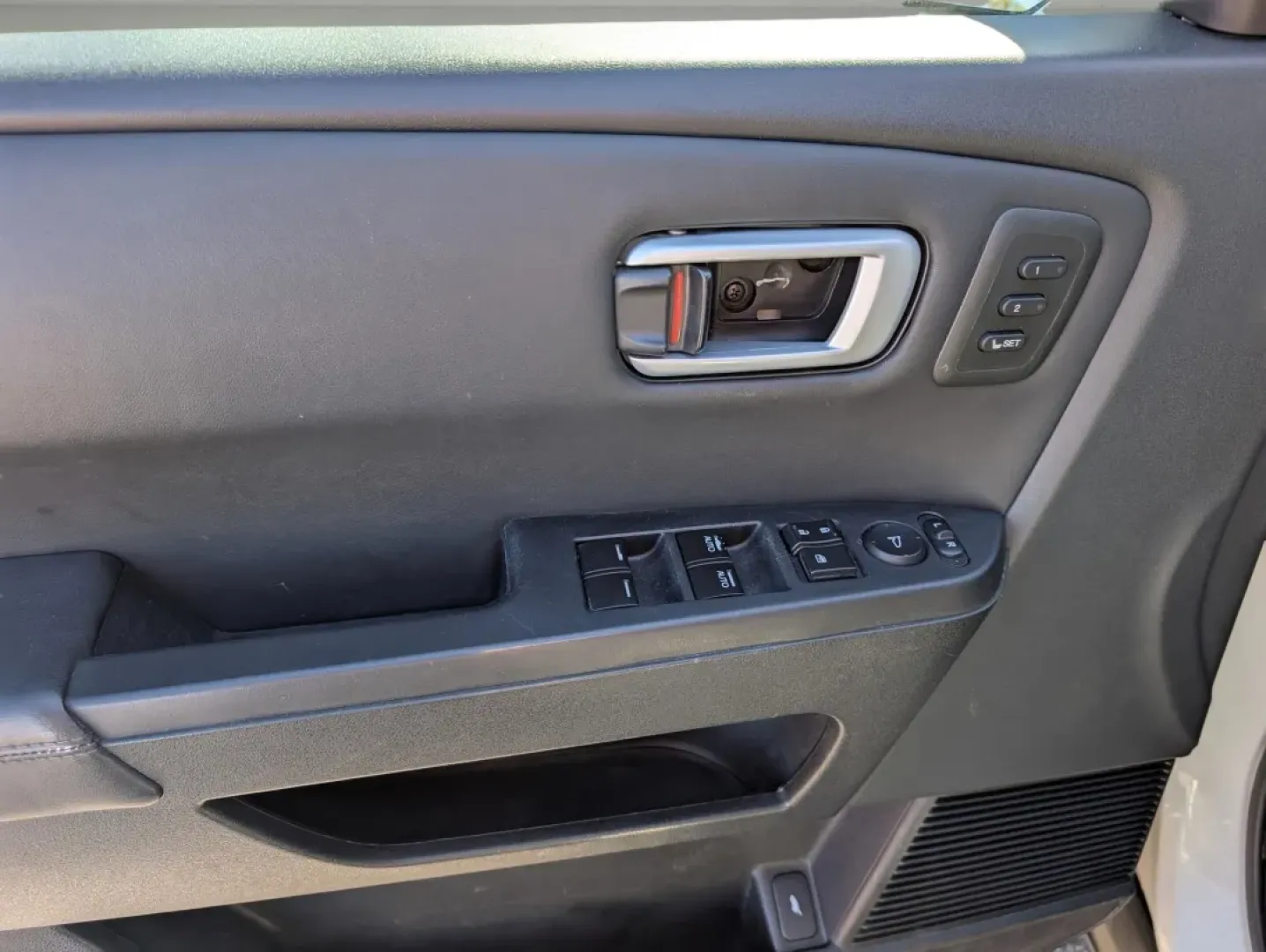 2013 Honda Pilot Touring (5FNYF3H95DB) with an Other engine, located at 804 22nd Ave, Phenix City, AL, 36870, (334) 297-1860, 32.484749, -85.024475 - **Discover the 2013 Honda Pilot Touring Your Ultimate Family Adventurer at Gils Auto in Phenix City!**<br /> <br /> Are you ready to elevate your family adventures or elevate your daily commute? The 2013 Honda Pilot Touring is the perfect SUV for those who value space, comfort, and reliability. Wit - Photo#8