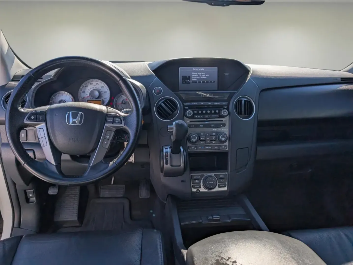 2013 Honda Pilot Touring (5FNYF3H95DB) with an Other engine, located at 804 22nd Ave, Phenix City, AL, 36870, (334) 297-1860, 32.484749, -85.024475 - **Discover the 2013 Honda Pilot Touring Your Ultimate Family Adventurer at Gils Auto in Phenix City!**<br /> <br /> Are you ready to elevate your family adventures or elevate your daily commute? The 2013 Honda Pilot Touring is the perfect SUV for those who value space, comfort, and reliability. Wit - Photo#12