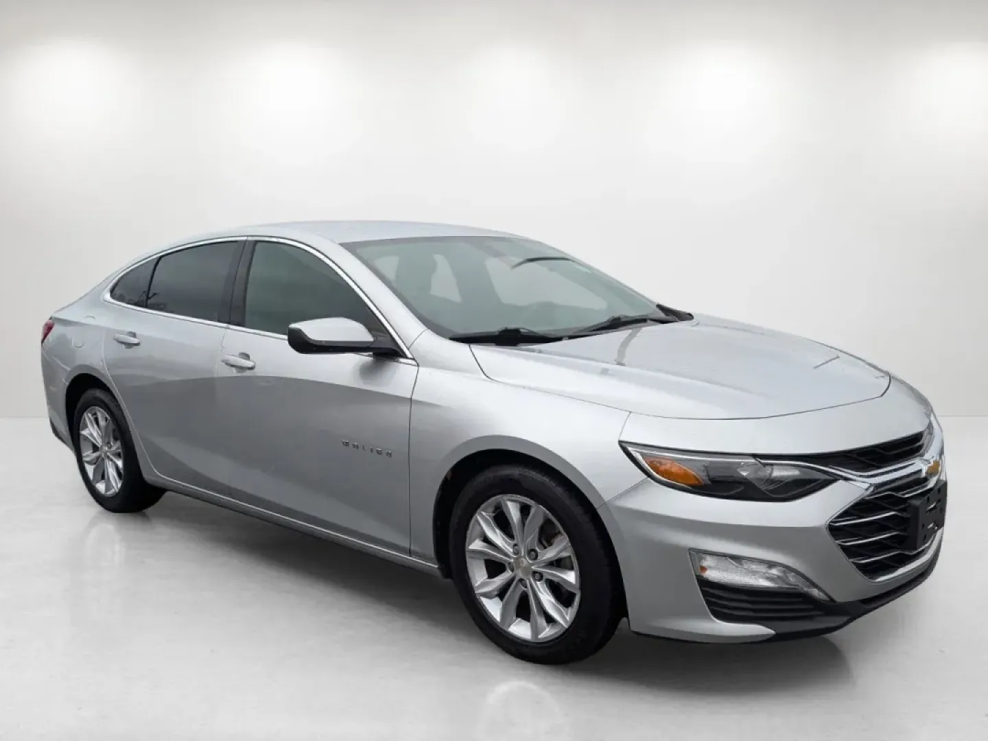 2022 /Jet Black Chevrolet Malibu LT (1G1ZD5ST9NF) with an Other engine, located at 7000 Northlake Connector, Columbus, GA, 31904, (706) 987-8085, 32.524975, -84.978134 - **Embrace the Journey with the 2022 Chevrolet Malibu LT Perfect for Everyday Adventures!**<br /> <br /> Are you searching for a versatile and stylish vehicle that fits seamlessly into your daily routine? Look no further than the 2022 Chevrolet Malibu LT, available now at Gils Auto in Phenix City, A - Photo#2