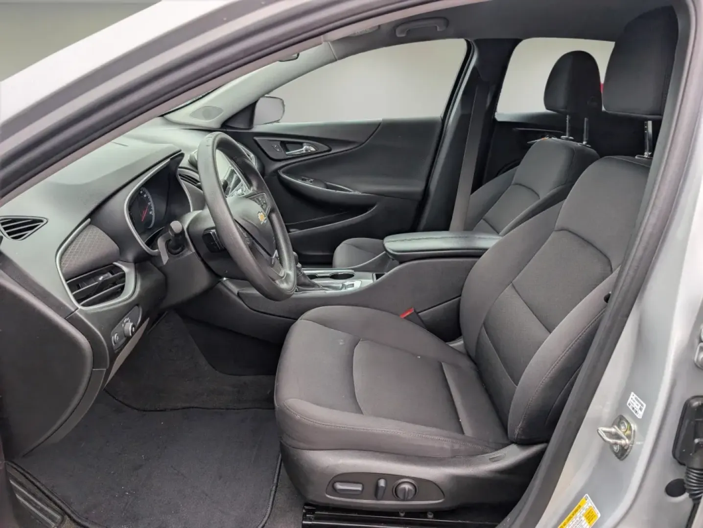 2022 /Jet Black Chevrolet Malibu LT (1G1ZD5ST9NF) with an Other engine, located at 7000 Northlake Connector, Columbus, GA, 31904, (706) 987-8085, 32.524975, -84.978134 - **Embrace the Journey with the 2022 Chevrolet Malibu LT Perfect for Everyday Adventures!**<br /> <br /> Are you searching for a versatile and stylish vehicle that fits seamlessly into your daily routine? Look no further than the 2022 Chevrolet Malibu LT, available now at Gils Auto in Phenix City, A - Photo#9