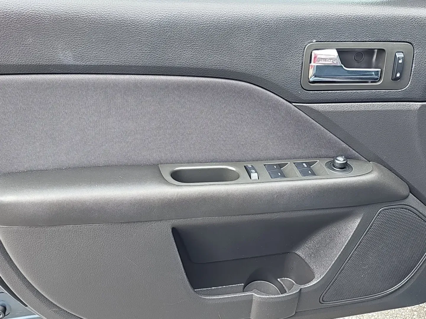 2012 /Charcoal Black Ford9 Fusion SE (3FAHP0HA0CR) with an Other engine, located at 804 22nd Ave, Phenix City, AL, 36870, (334) 297-1860, 32.484749, -85.024475 - ### Discover the 2012 Ford Fusion SE: Your Affordable Family Sedan Awaits!<br /> <br /> Are you a budget-conscious buyer searching for a reliable yet stylish sedan that fits your family's active lifestyle? Look no further! The 2012 Ford Fusion SE, now available at Gils Auto in Phenix City, AL, is th - Photo#8