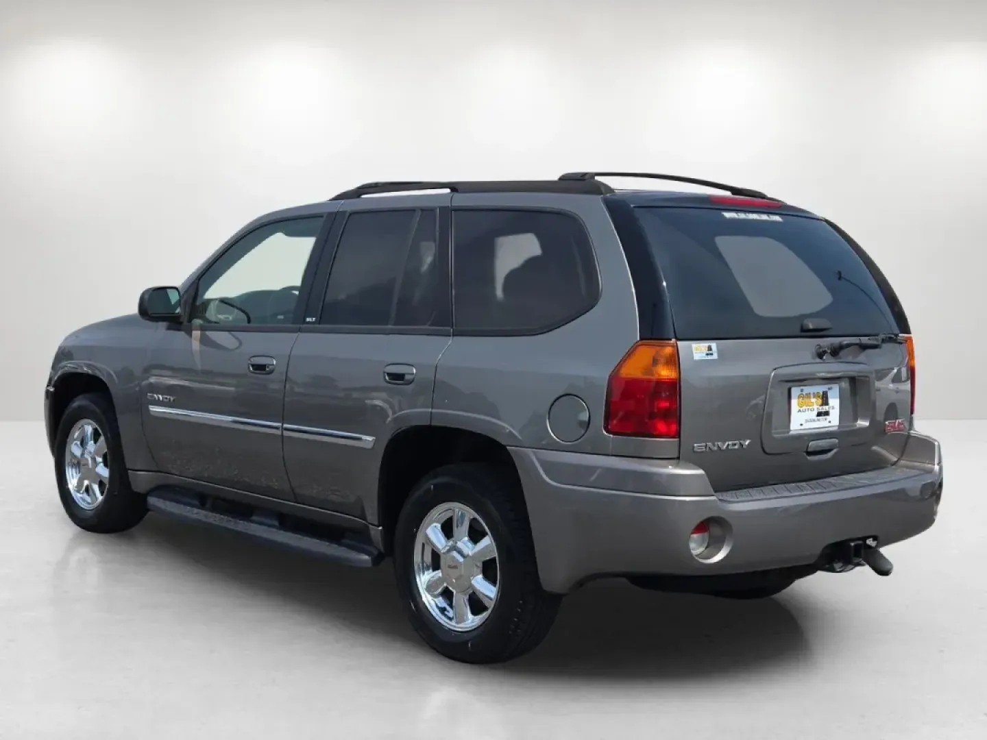 2006 /Light Gray GMC Envoy SLT (1GKDS13S662) with an Other engine, located at 804 22nd Ave, Phenix City, AL, 36870, (334) 297-1860, 32.484749, -85.024475 - **Explore New Adventures with the 2006 GMC Envoy SLT at Gils Auto in Prattville, AL!**<br /> <br /> Are you ready to elevate your driving experience? Whether you're planning a weekend getaway, commuting to work, or simply need a reliable vehicle for the family, the 2006 GMC Envoy SLT is your perfect - Photo#7
