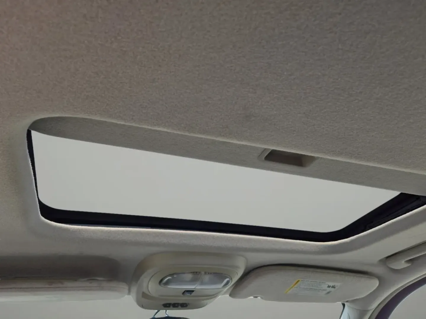 2006 /Light Gray GMC Envoy SLT (1GKDS13S662) with an Other engine, located at 804 22nd Ave, Phenix City, AL, 36870, (334) 297-1860, 32.484749, -85.024475 - **Explore New Adventures with the 2006 GMC Envoy SLT at Gils Auto in Prattville, AL!**<br /> <br /> Are you ready to elevate your driving experience? Whether you're planning a weekend getaway, commuting to work, or simply need a reliable vehicle for the family, the 2006 GMC Envoy SLT is your perfect - Photo#17